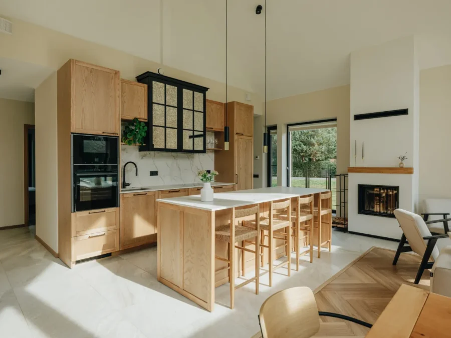 Soome Maja puitmaja, elementmaja, Ööbik majaprojekti köök ja söögituba. 