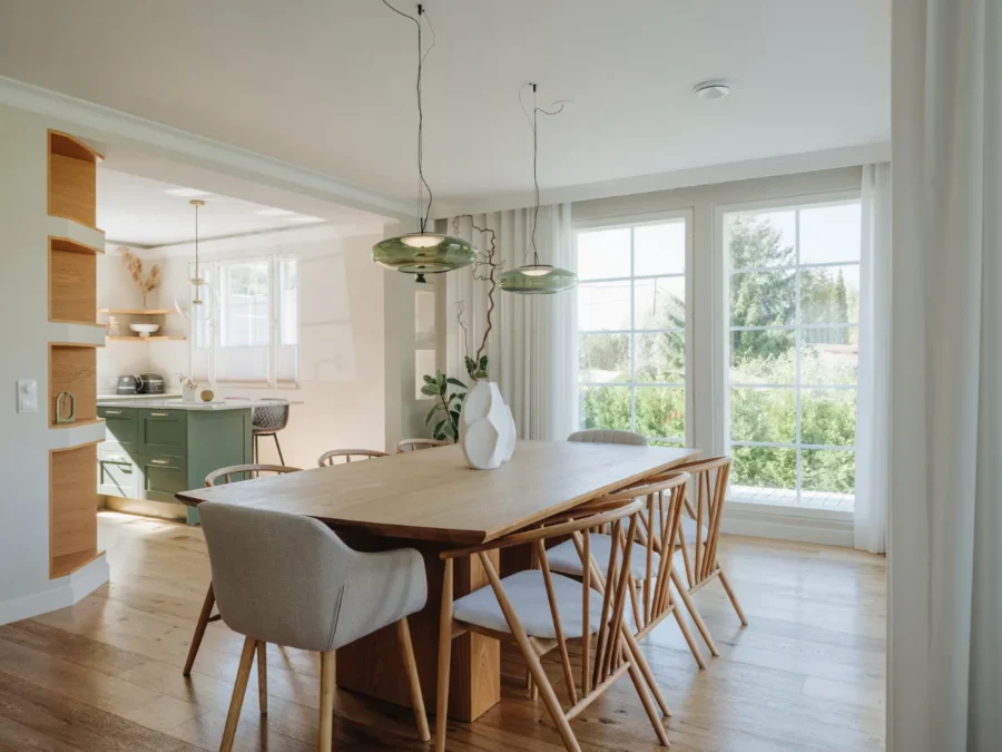 Soome Maja puitelementmaja, Hiireviu majaprojekti söögituba.